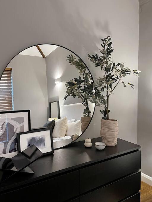 Cosy 2 Bedroom Apartment Тодморден Екстер'єр фото