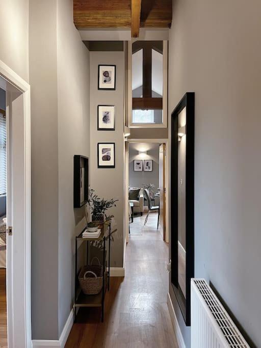 Cosy 2 Bedroom Apartment Тодморден Екстер'єр фото