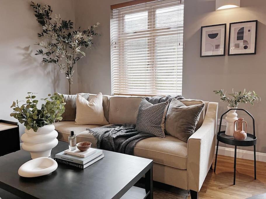 Cosy 2 Bedroom Apartment Тодморден Екстер'єр фото