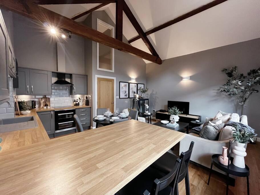 Cosy 2 Bedroom Apartment Тодморден Екстер'єр фото