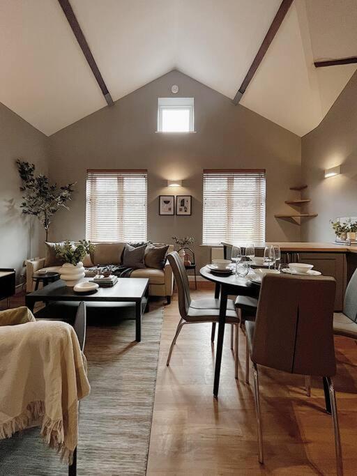 Cosy 2 Bedroom Apartment Тодморден Екстер'єр фото